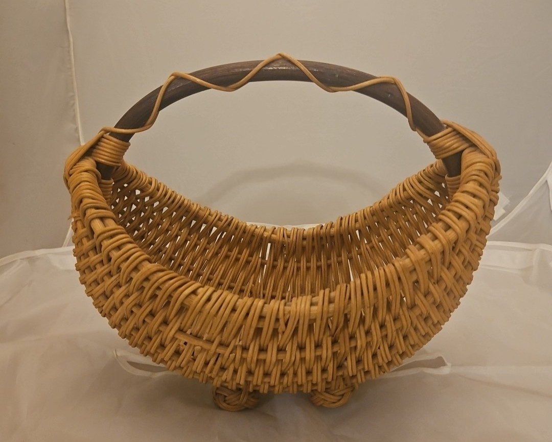 Gondola Boat Woven Centerpiece Fruit/Miscellaneous Basket 12" L x 11" H