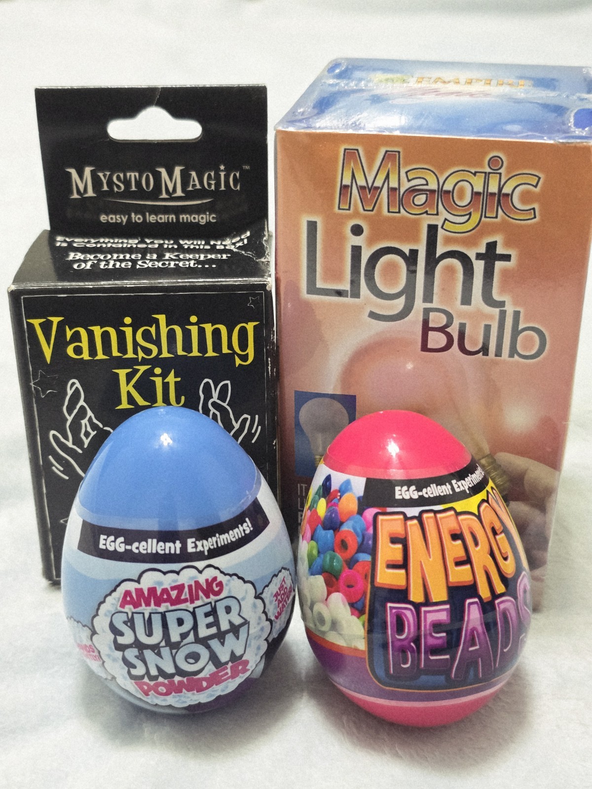 Lot Magic & Fun Magic Light Bulb, Vanishing Kit, Energy Beads, Super Snow Powder