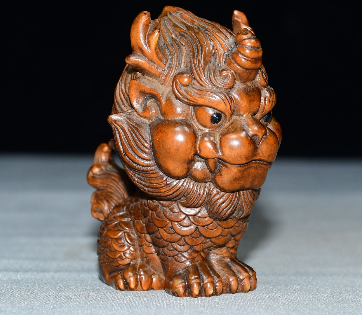 Exquisite Small Leaf Boxwood Qilin Ornament