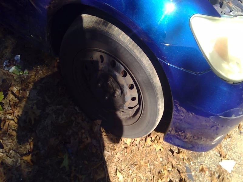 Passenger Front Spindle Knuckle SOHC w/o ABS Fits 03-05 Civic 3592028