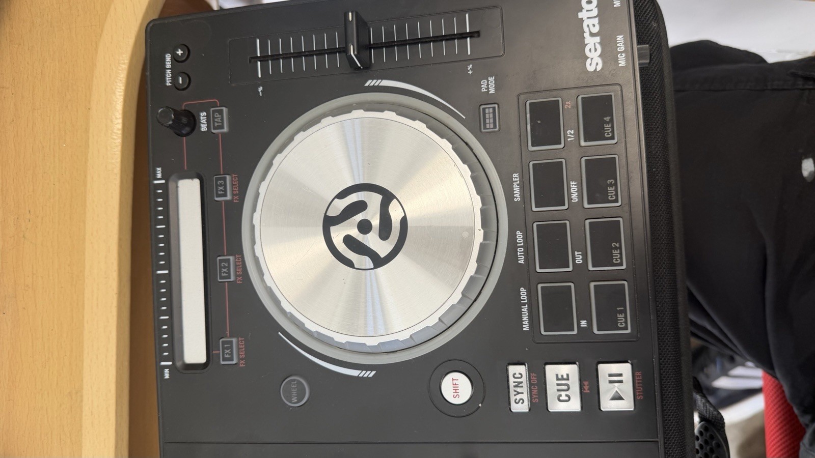 Numark MT PRO3 Double Deck DJ Controller Serato, Mixer, Autoloop, 16 Pads