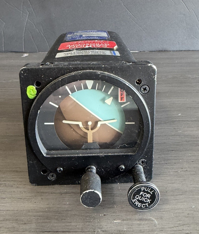 RC Allen RCA26BK-12 Attitude Gyro Indicator (28V) 102-0054-03 / 206-075-607-103
