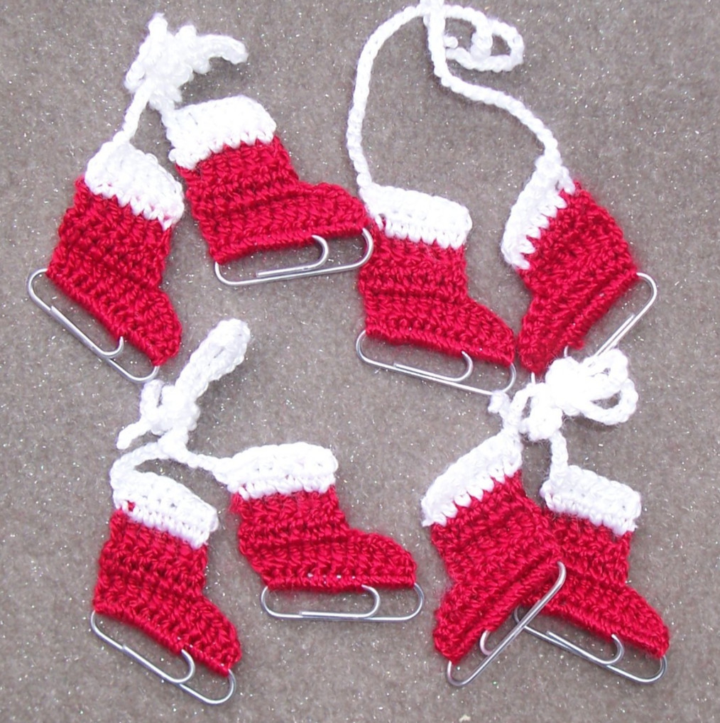 4 pair red and white crochet christmas ornament ice skates -- 3545