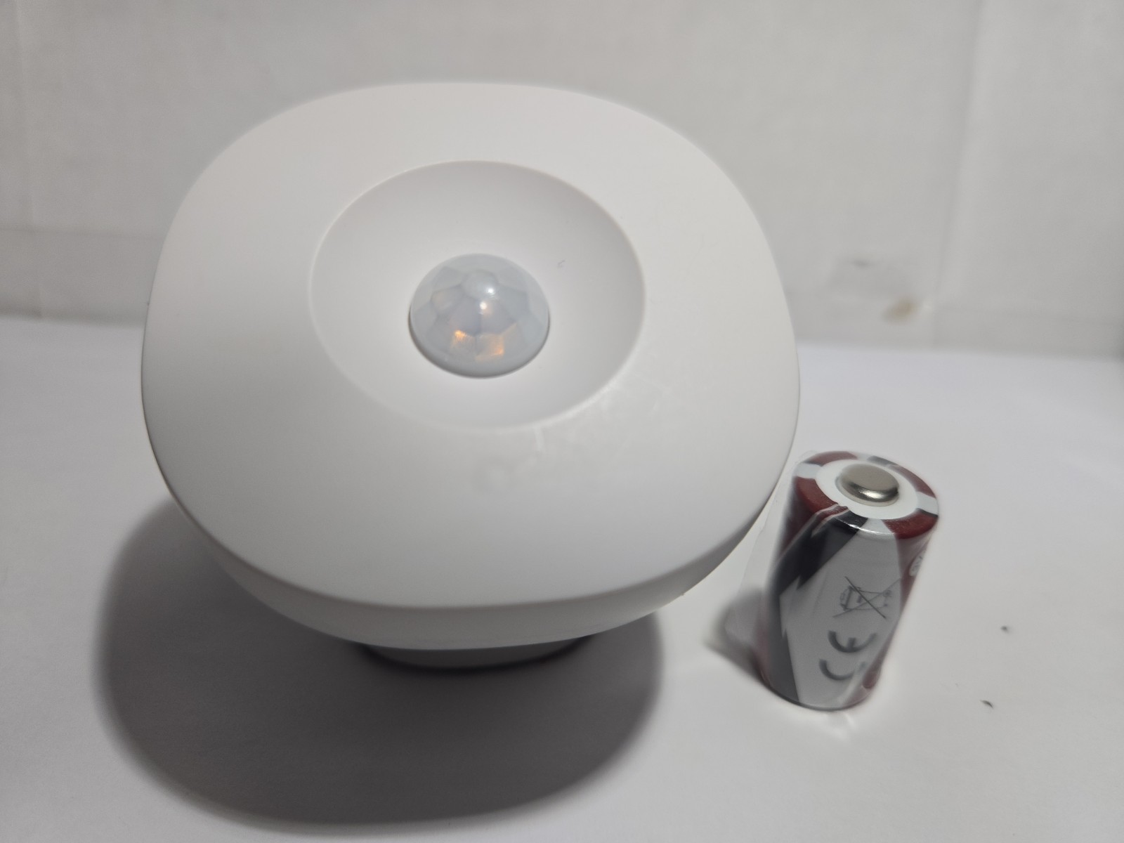 SmartThings Samsung Motion Sensor  IM6001-MTP Zigbee Temp Magnetic (white)