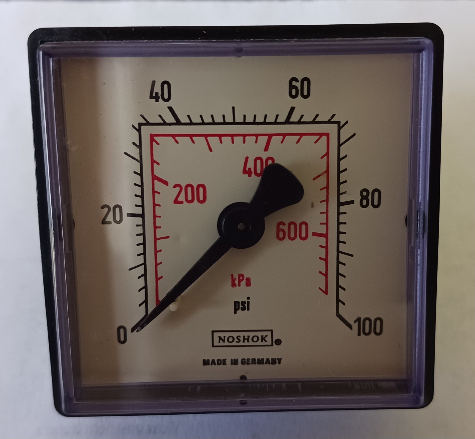 NOSHOK Gauge 20-148. 100 PSI /KPA, 1/8 NPT, NEW in box. Free Shipping