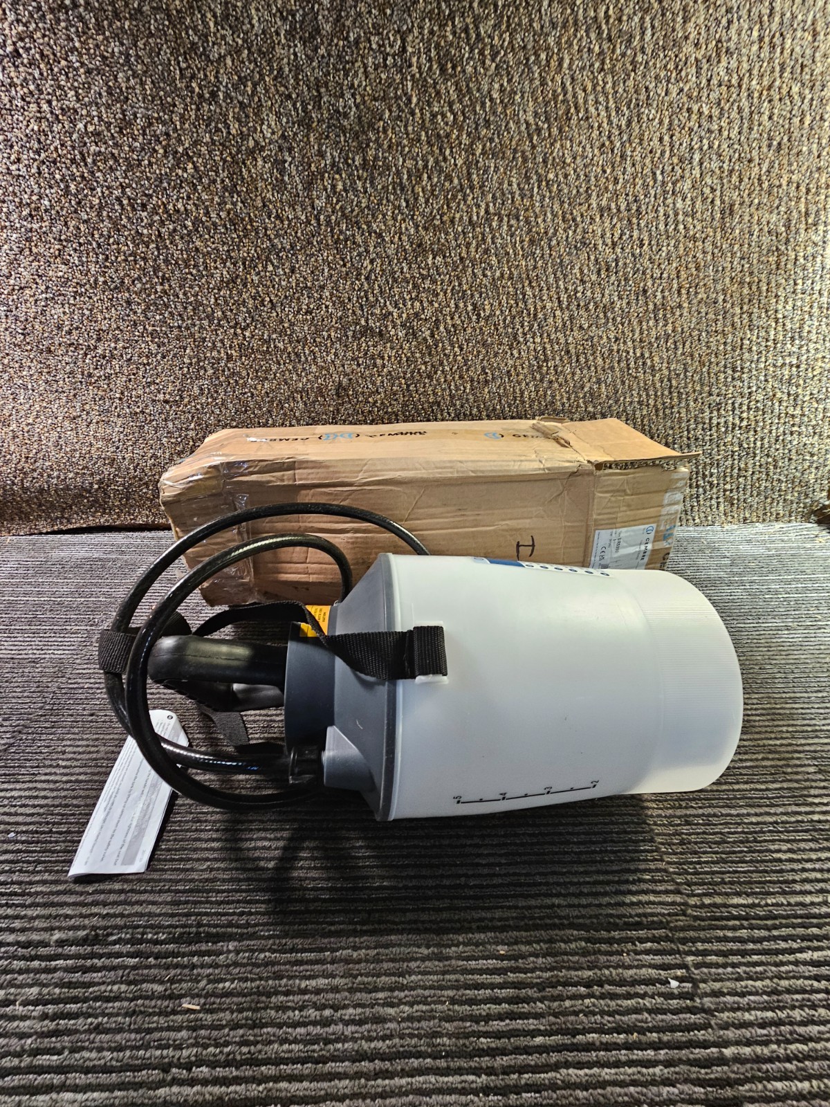 Cembre SR5000 Pressurized Coolant Tank Manual Pump and Maximum Pressure Valve