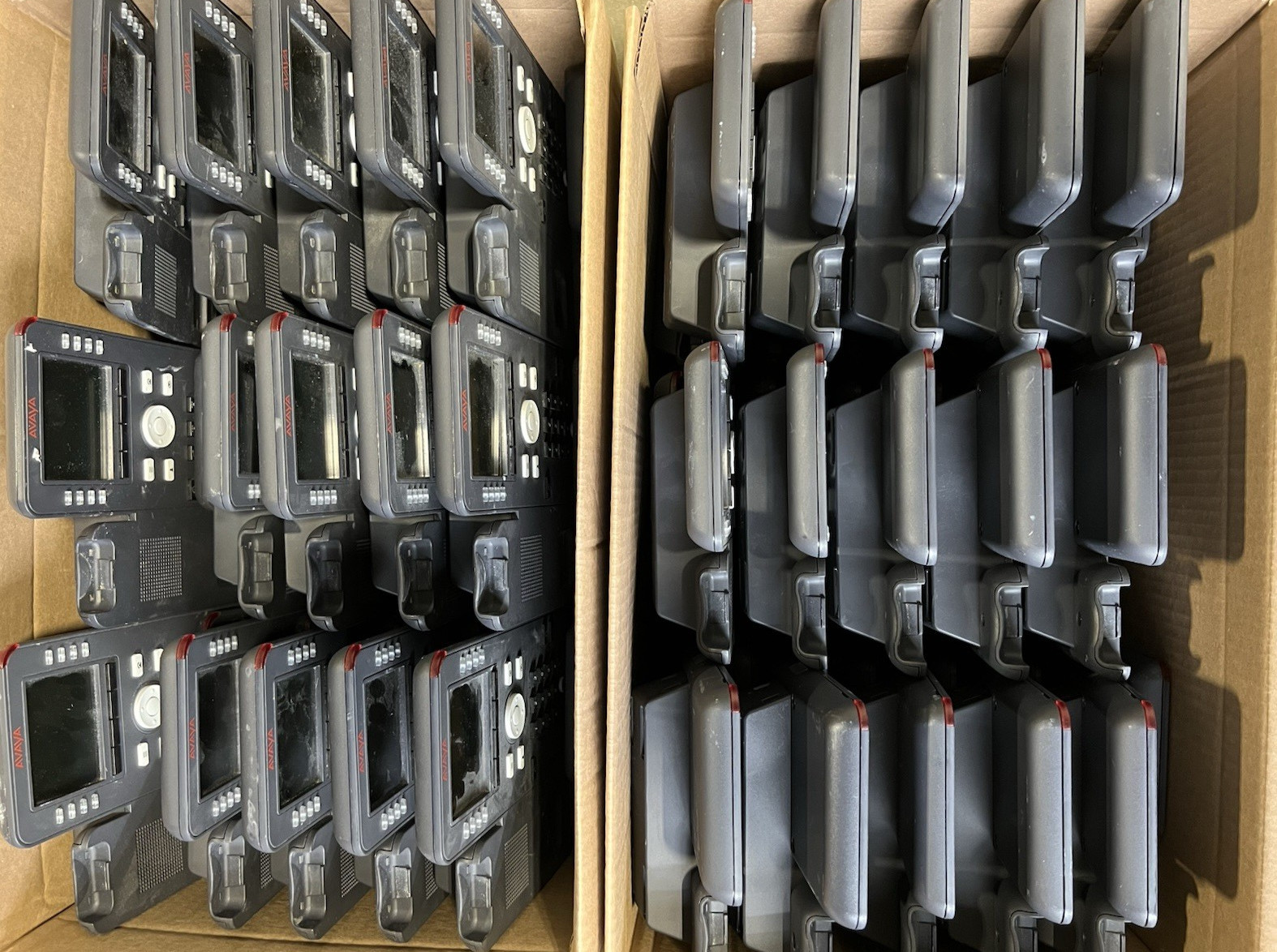 Lot of 100  Avaya J169 8-Line VoIP Business Office Desktop Phone