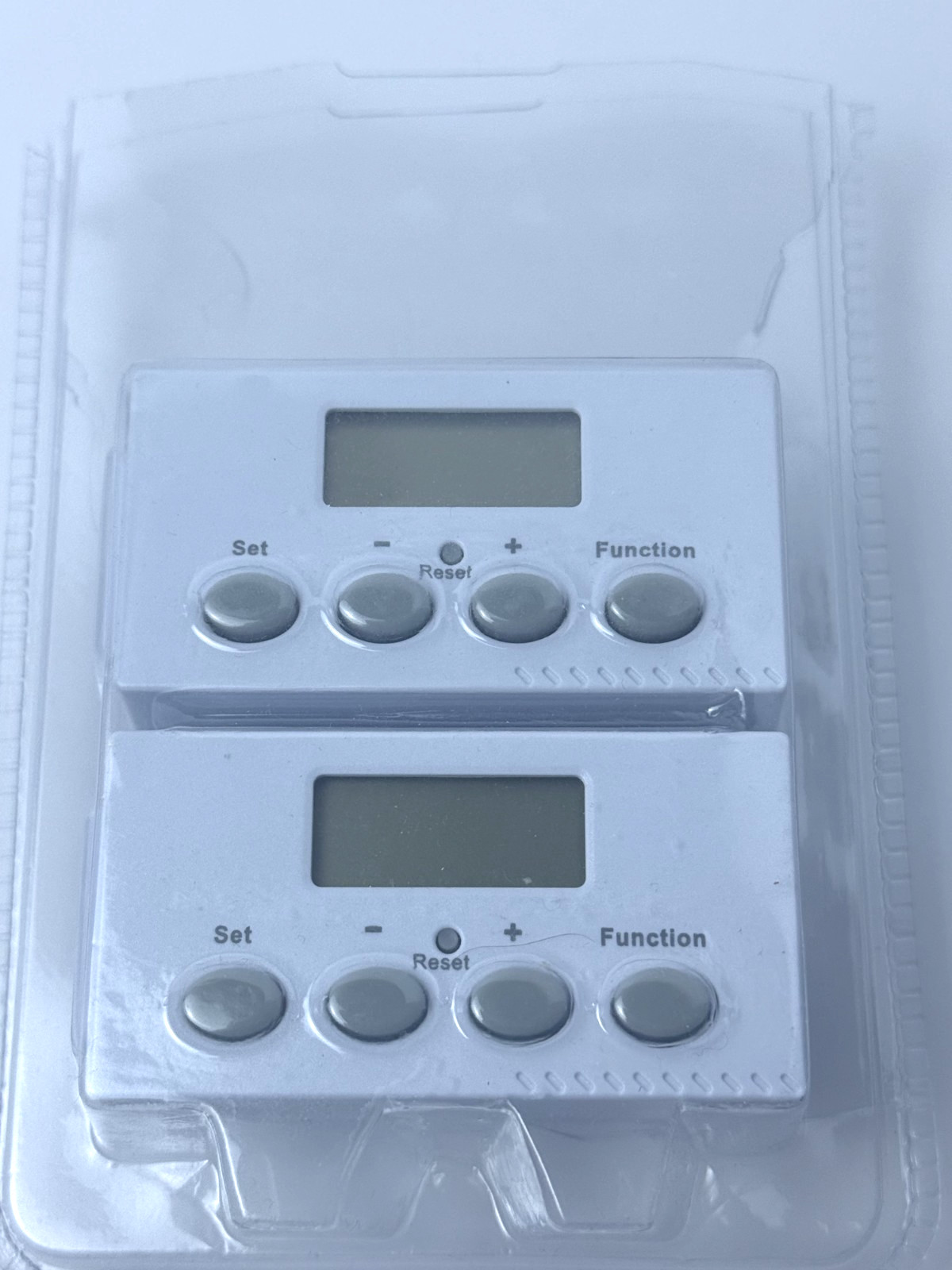 4 Westek Digital Outlets Timer Indoor Use TE22DHB NIP (2) Open (2)