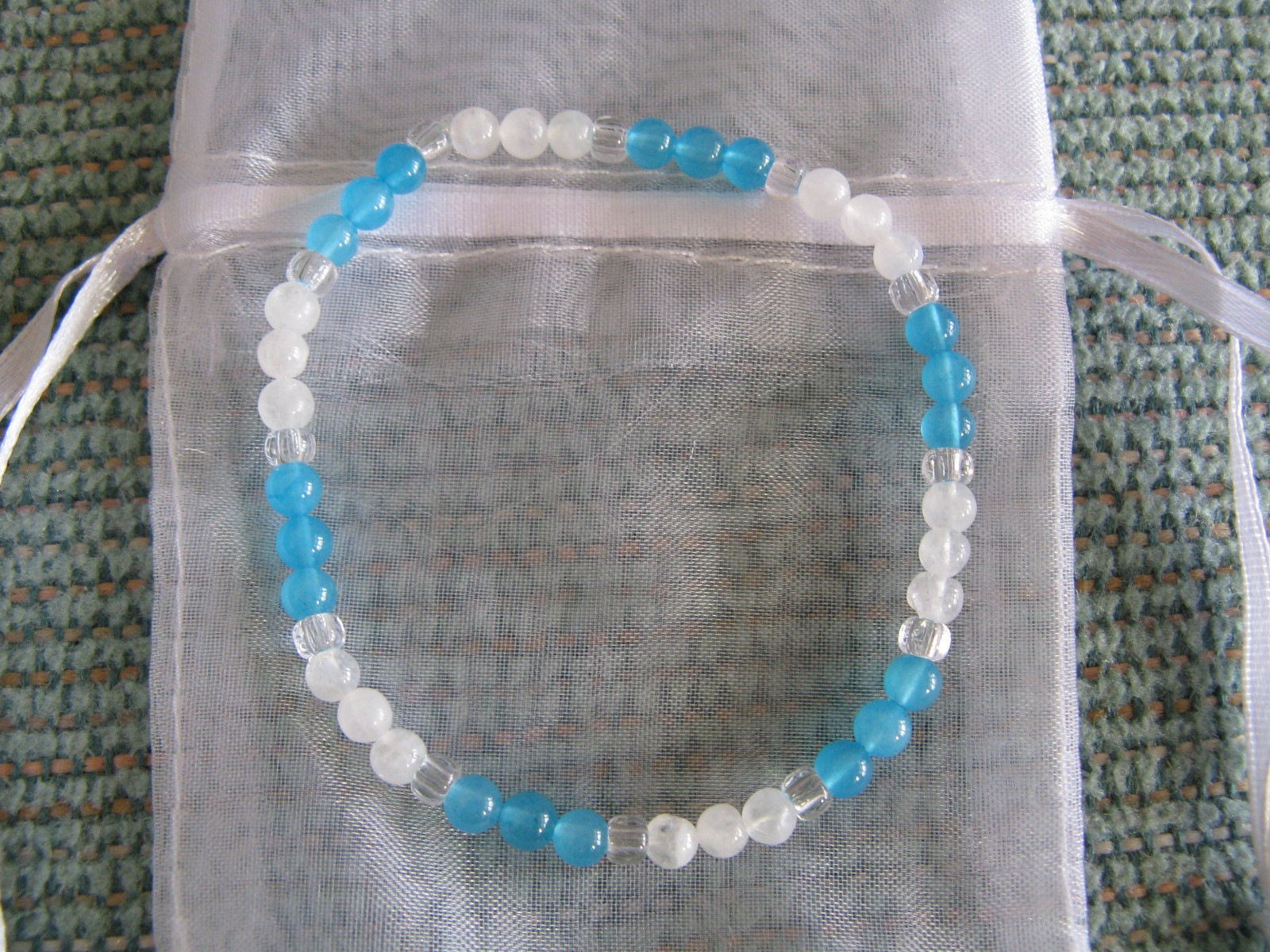 NEW NATURAL AQUA JADE & WHITE MOONSTONE 4mm BRACELET--Great Gift!