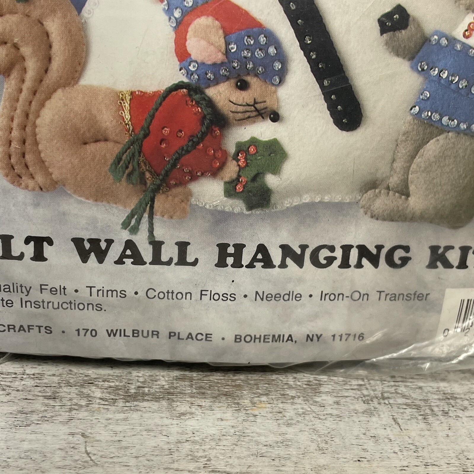 Design Works Crafts Felt Wall Hanging Kit #5109 Frosty Snowman Finishes 18x16"