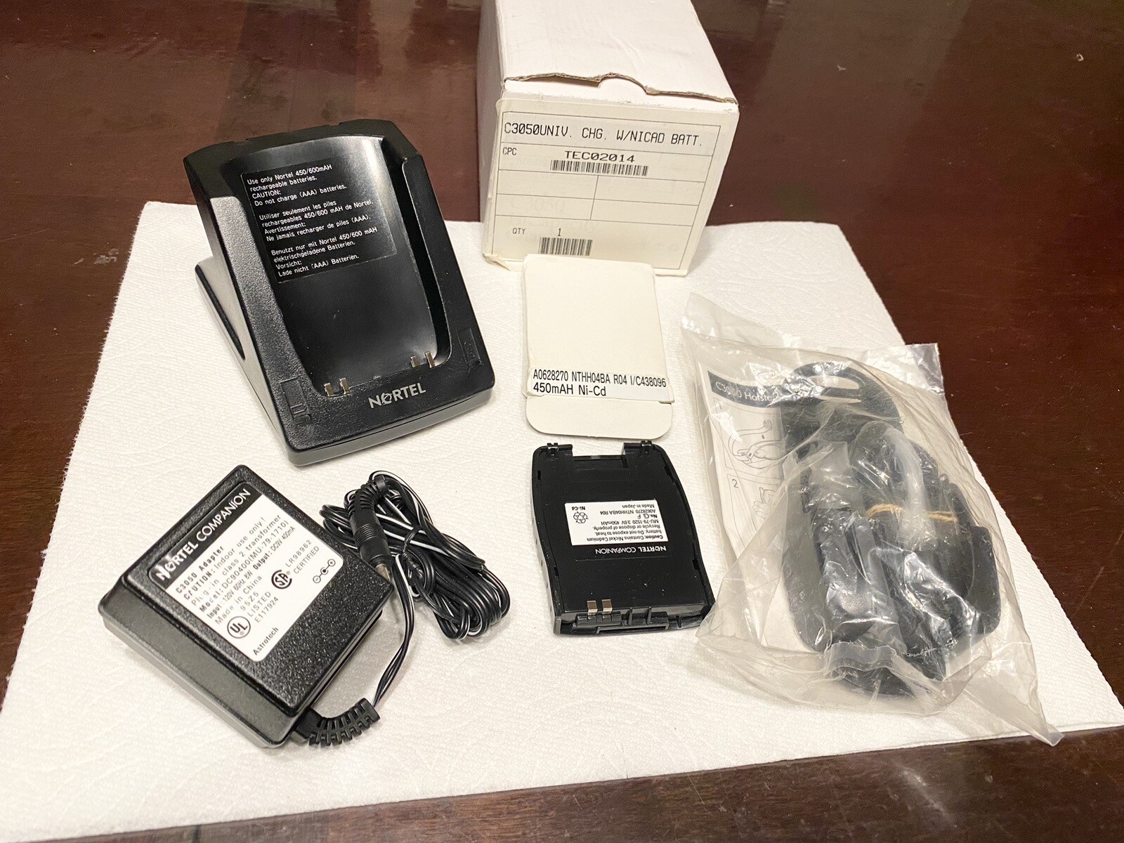 New Nortel C3050 Charger Kit + Holster