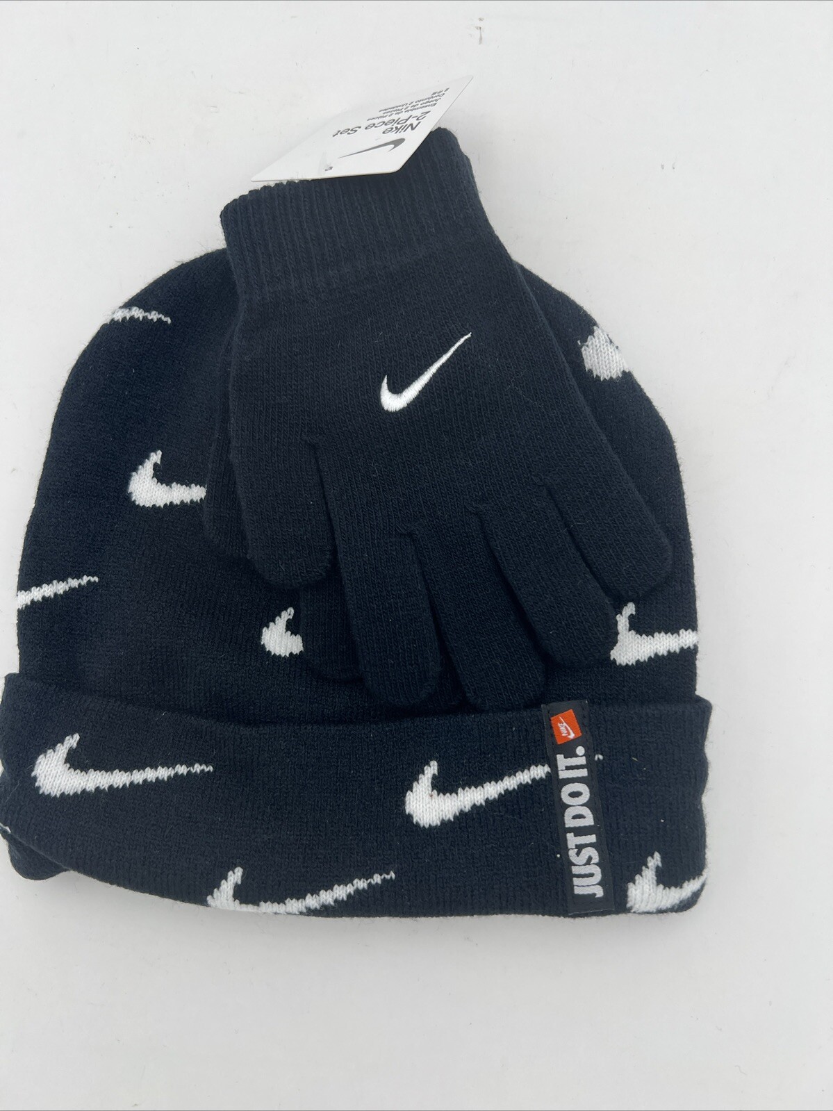 Nike Soft Stretch Folded Unisex Beanie hat Gloves 2 Piece kids 8/20 Black Swoosh