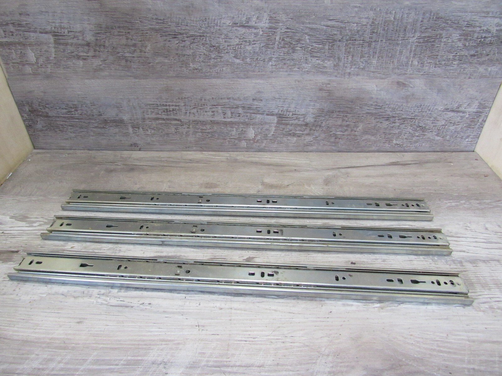 3 Accuride 24 inch Drawer Slides 04 05 3