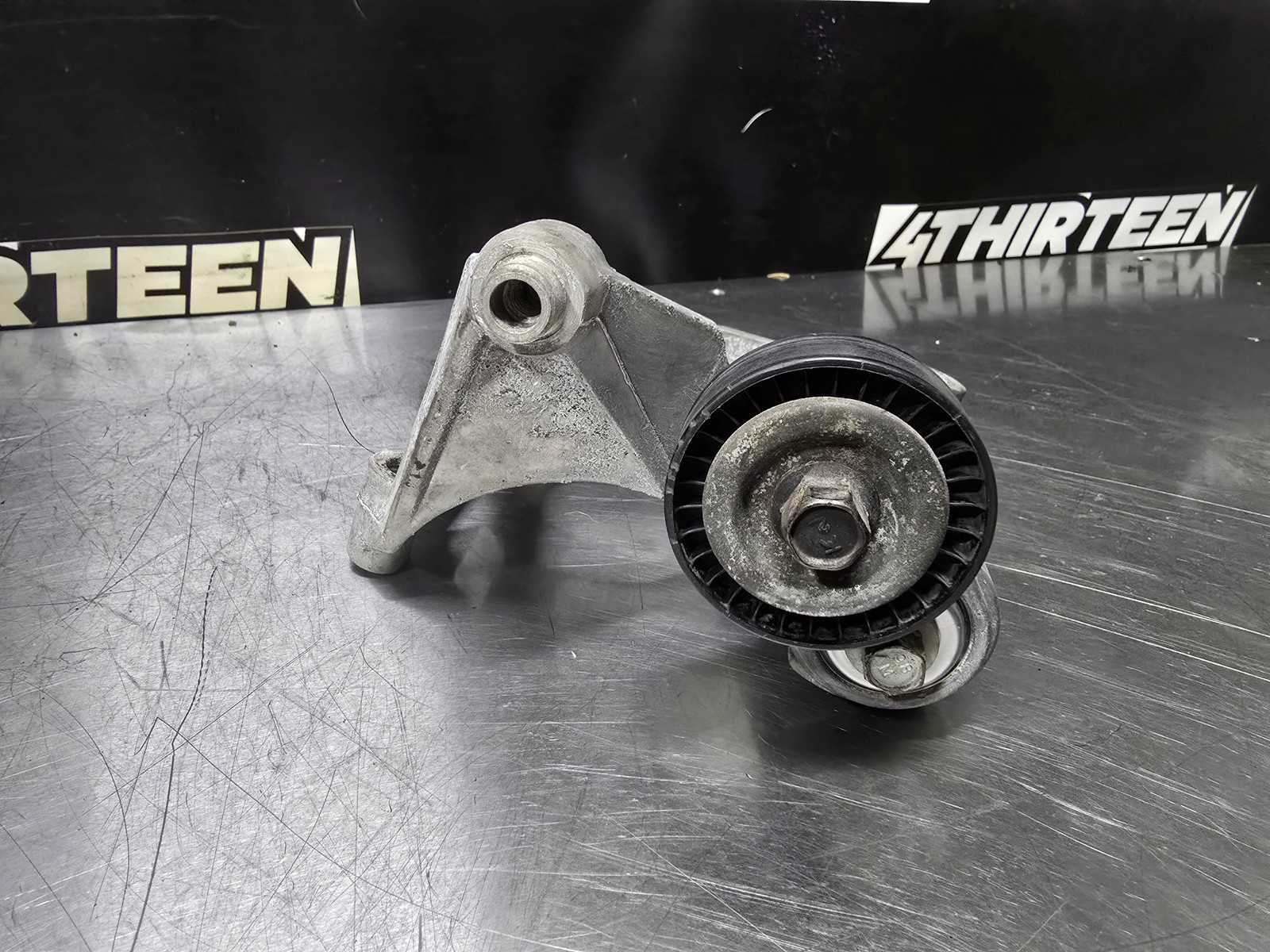 1997-2004 C5 CORVETTE AC COMPRESSOR BRACKET GM 12556444 OEM #N33