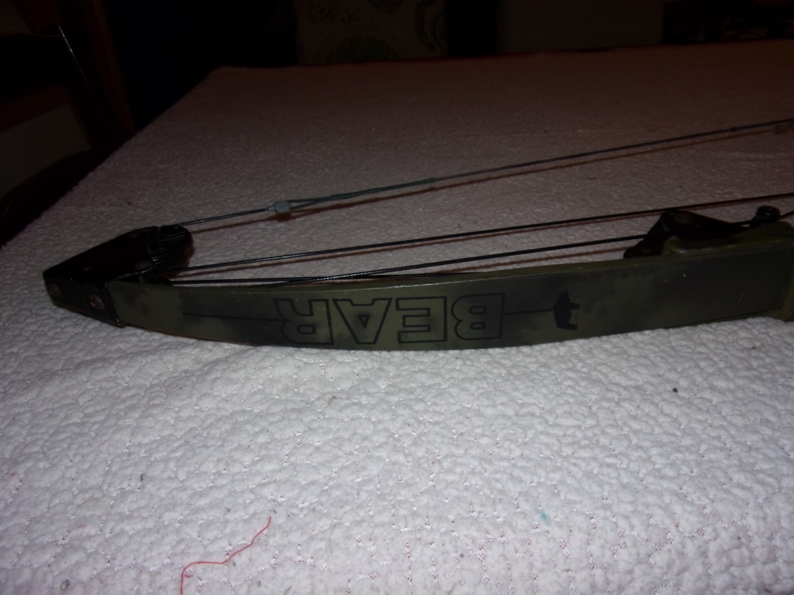 Vintage Bear Whitetail Hunter Green Camo Compound Bow