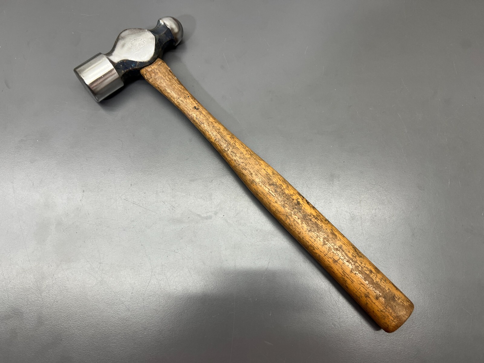 (H1) VINTAGE CAPEWELL 32OZ BALL PEEN HAMMER BLACKSMITH - CLEAN! - USA