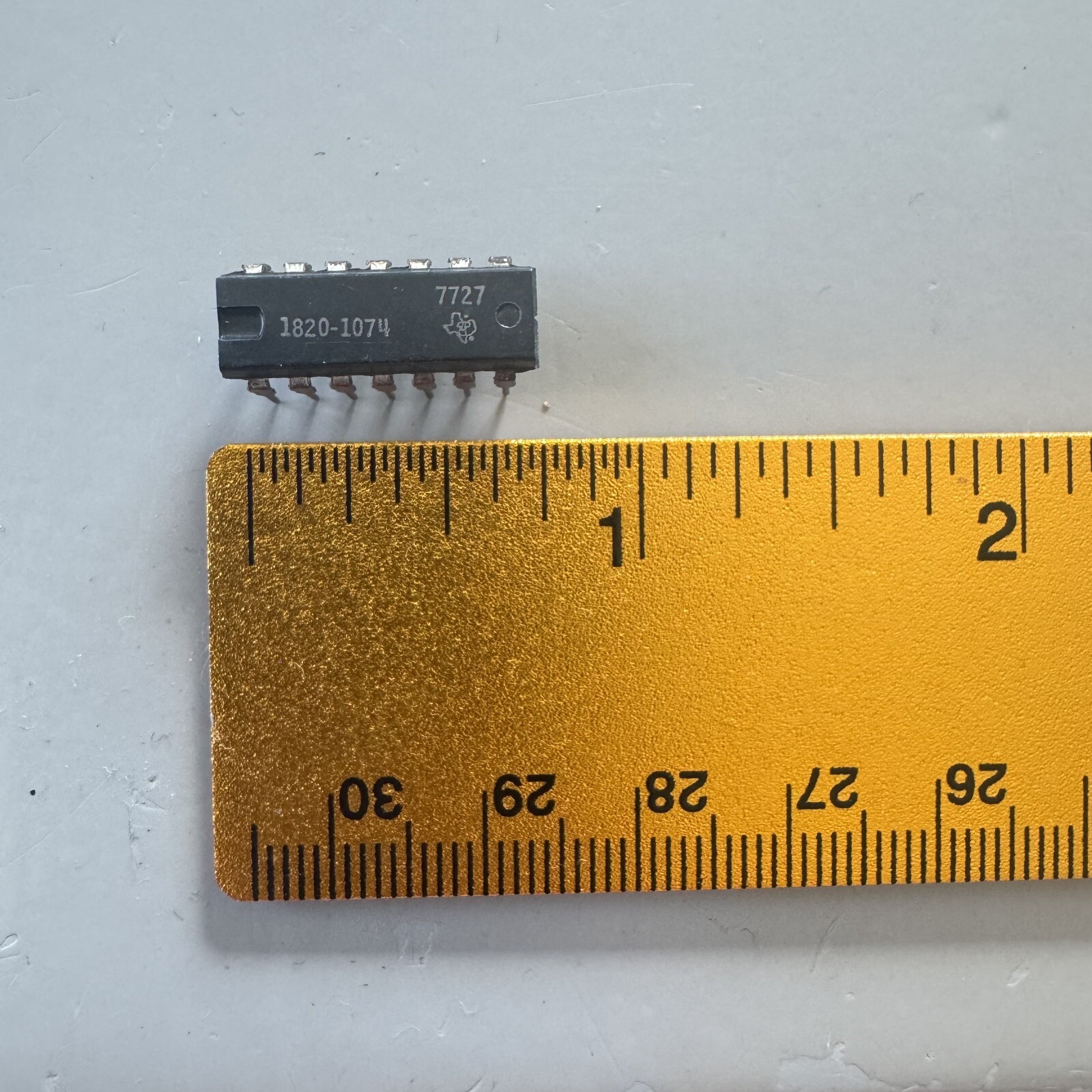 HP / AGILENT 1820-1074 integrated circuit ic