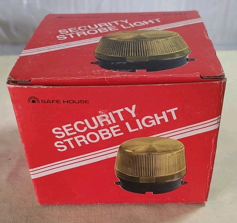 Vintage Radio Shack Security Strobe Light Safe House 49-527 NOS