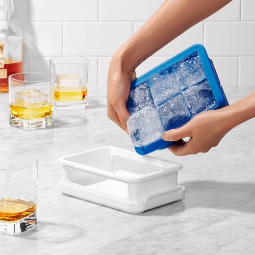 OXO Covered Ice Cube Tray Large Cubes: Silicone & Plastic, 6 Cavities