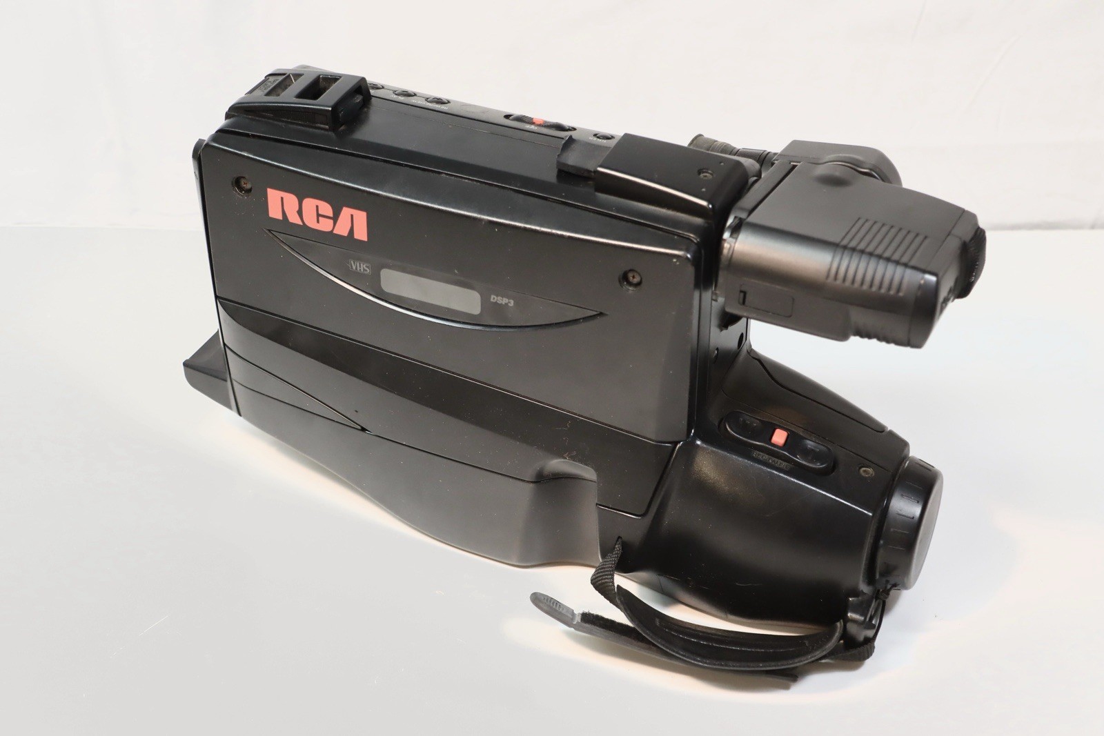 RCA Auto CC4251 VHS Camcorder 32X Zoom UNTESTED, UNKNOWN CONDITION