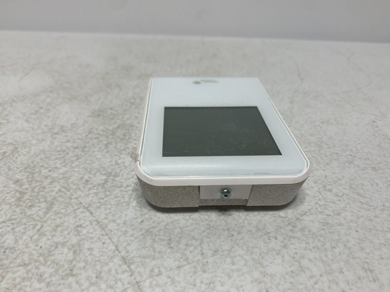 Johnson Controls NSB8BHN241-0 Sensor 3% RH Temp Display White