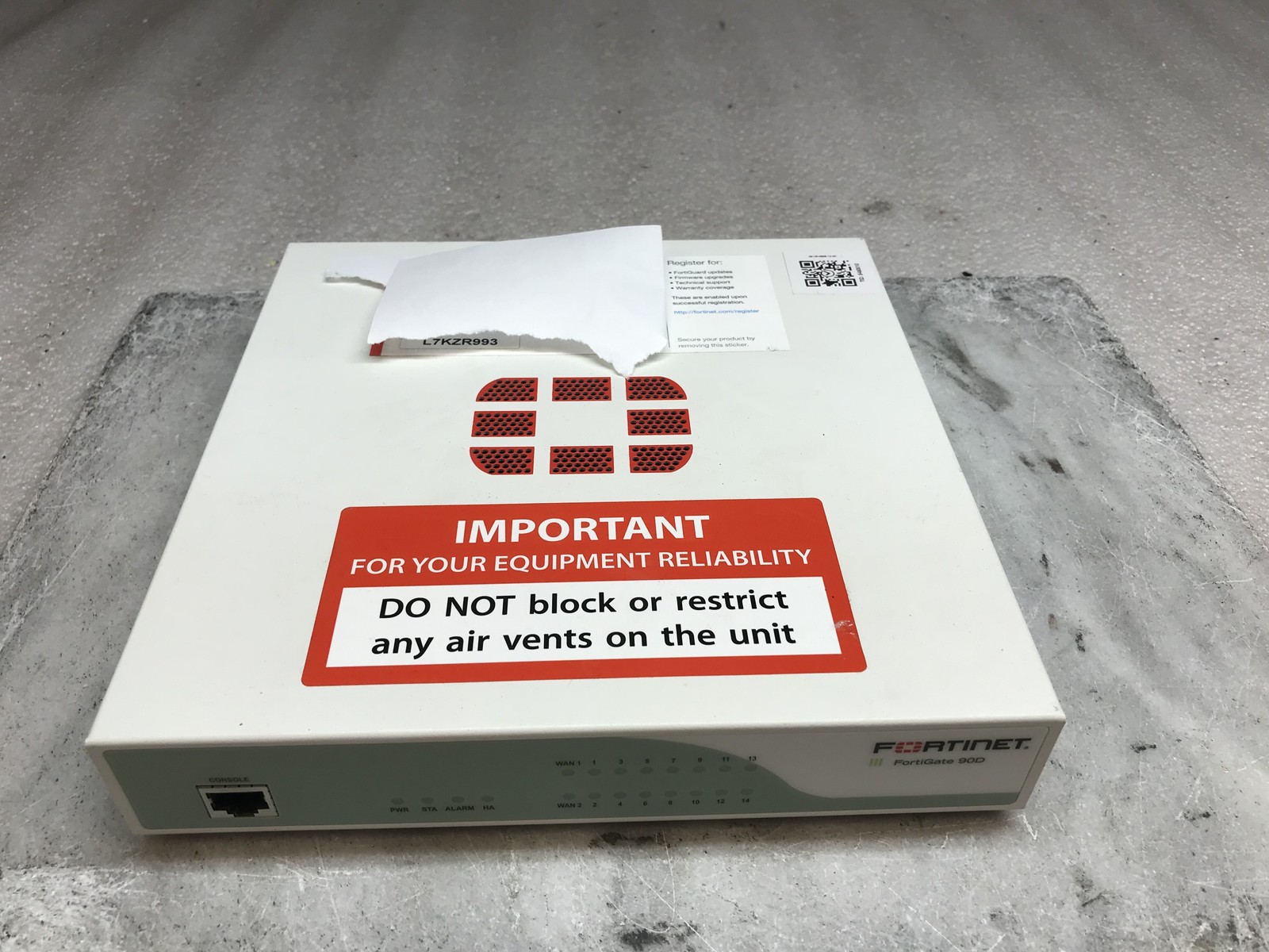 Fortinet FortiGate Network Security Appliance FG-90D WAN 1 WAN 2