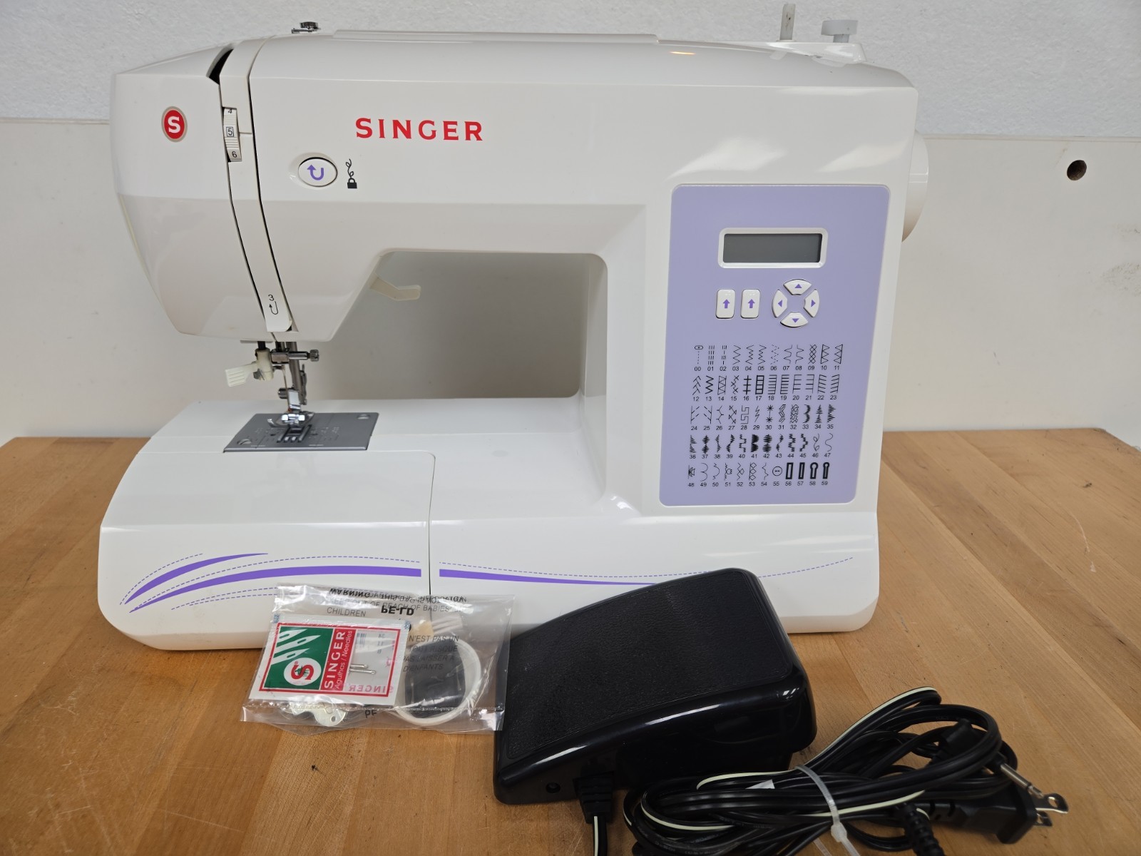 Singer 6160 Computerized 60 Stitch Sewing Machine