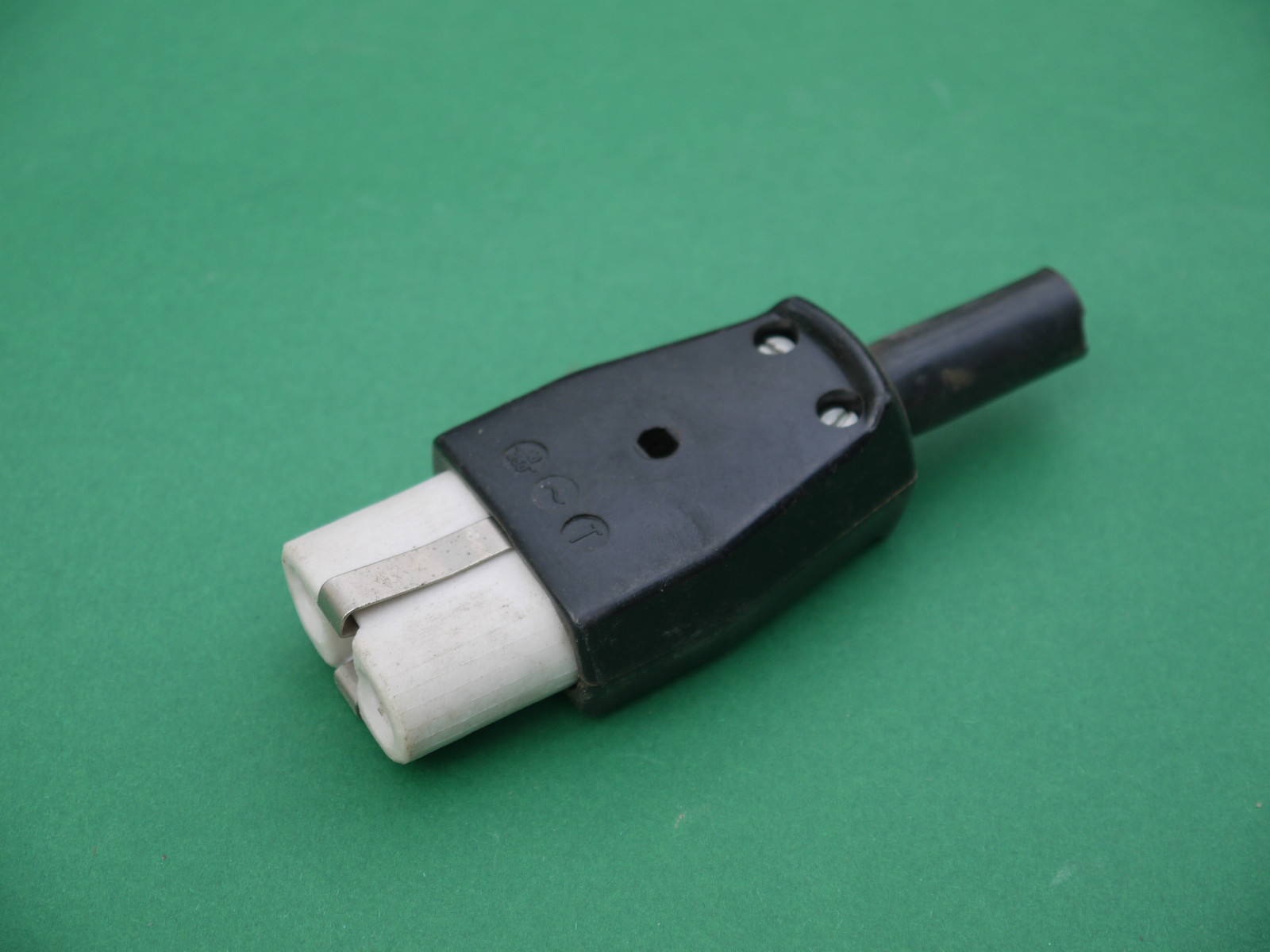 Hot device plug black ceramic GDR protective contact power plug device plug
