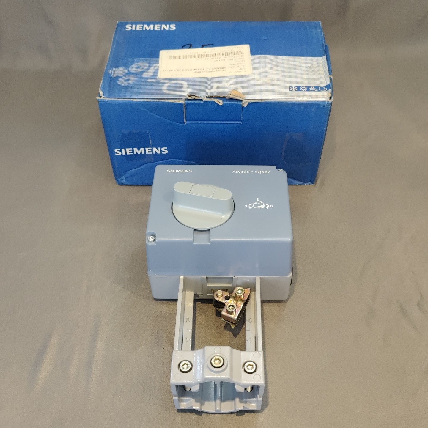 New Siemens Acvatix SQX62U Electronic Valve Actuator