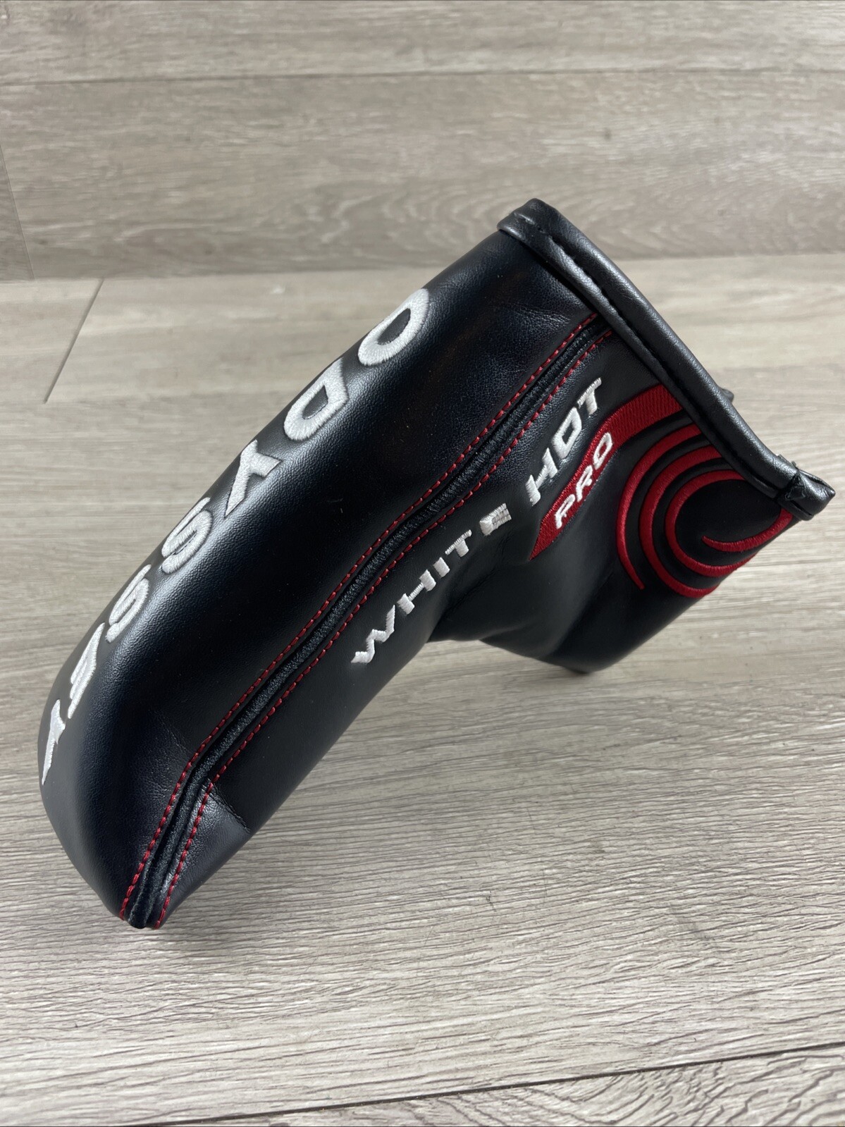 Odyssey White Hot Pro Blade Black/Red Putter Headcover
