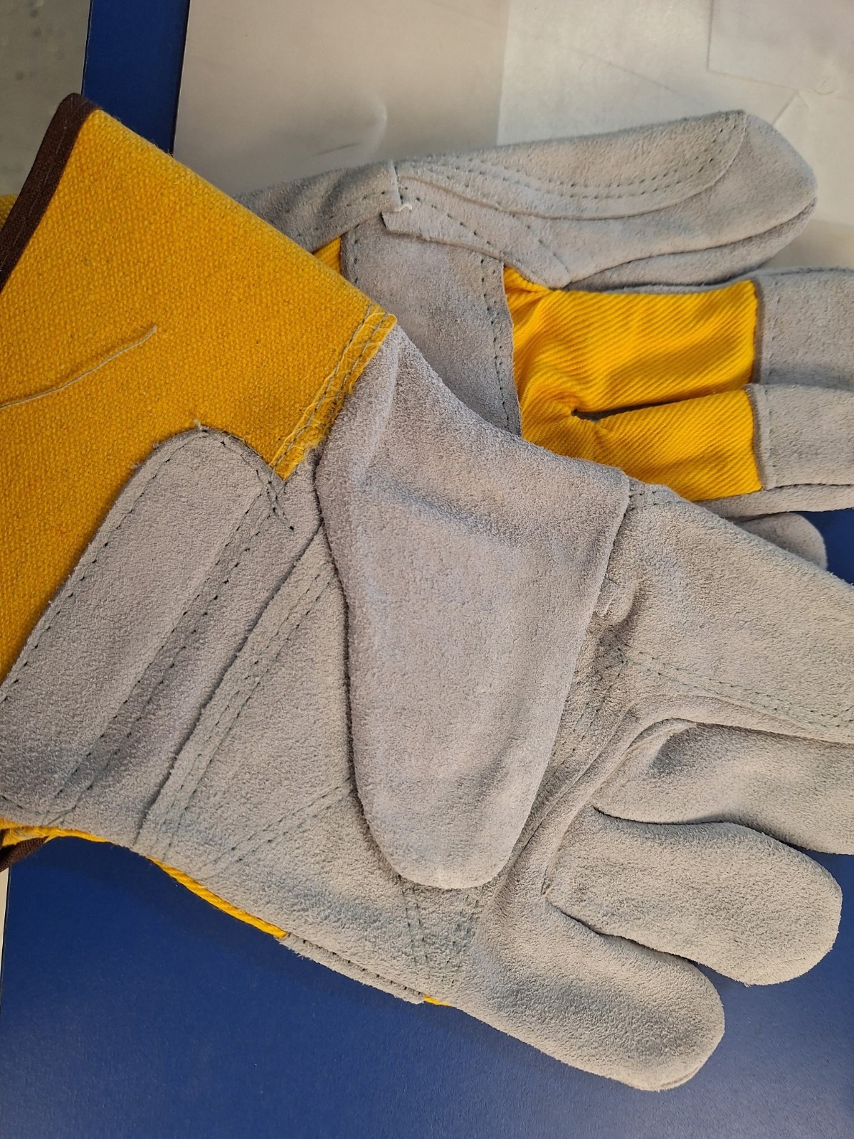 Size Large Work Gloves 4 PAIR Split Leather Double Palm 2250DP/2190DP & 1 More