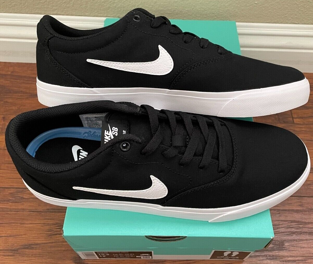 Nike SB Charge Men's Canvas Skate Shoes, Black / White