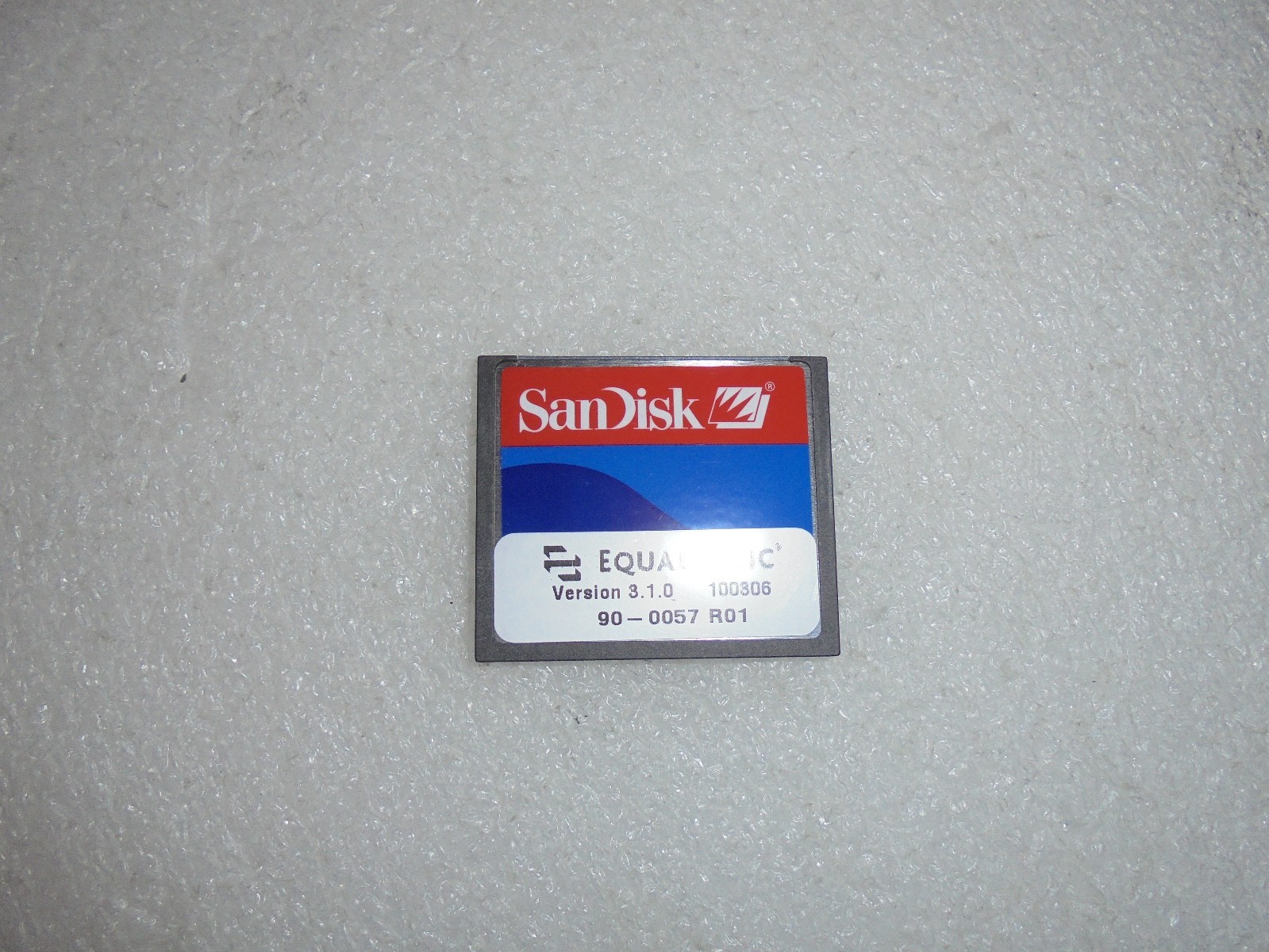 NEW Dell SANDISK Flash Card EQUALLOGIC Version 3.1.0 90-0057 R01 D223K