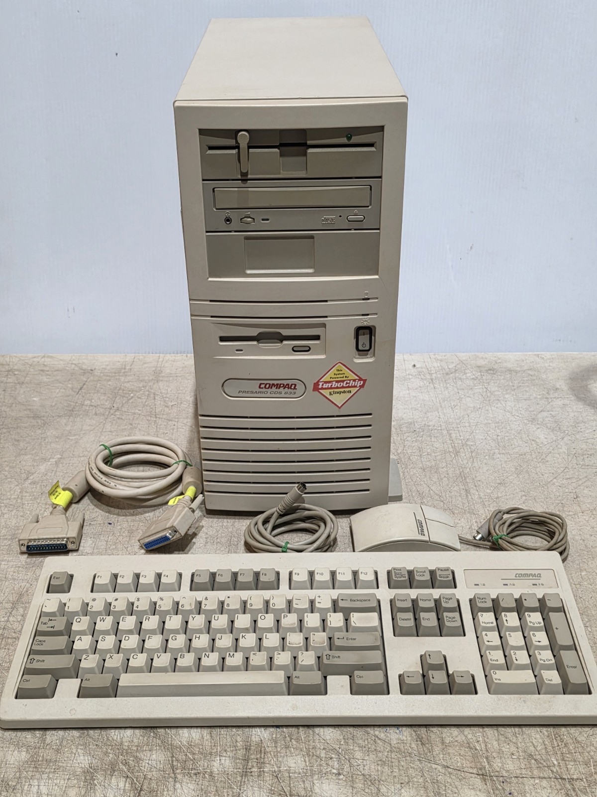 Vintage Compaq Presario CDS 833 SERIES 3410 50-60MHz PC w/ Keyboard&Mouse Tested