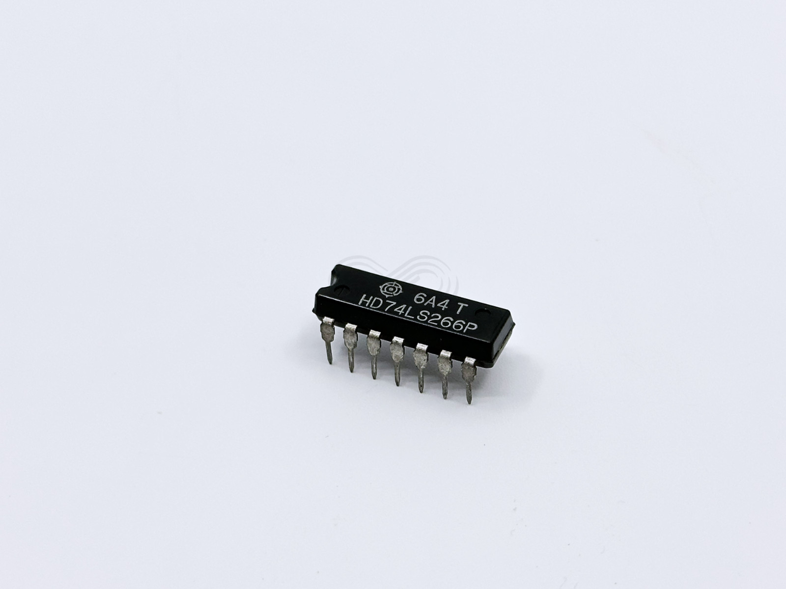2PCS HD74LS266P Hitachi Quad 2-Input XNOR Gate IC DIP-14