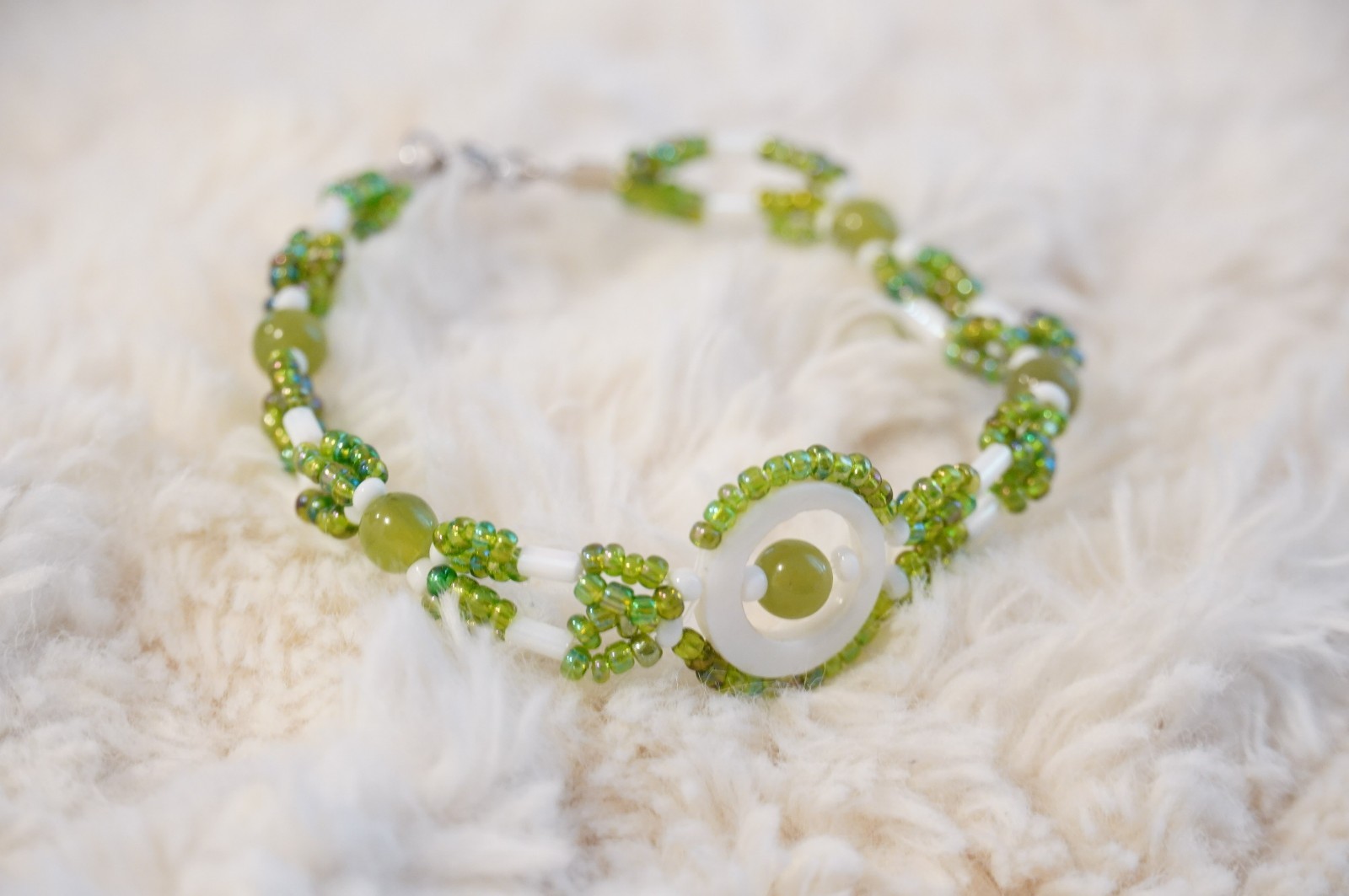 Green and White Glass Bead 7.5" Bracelet