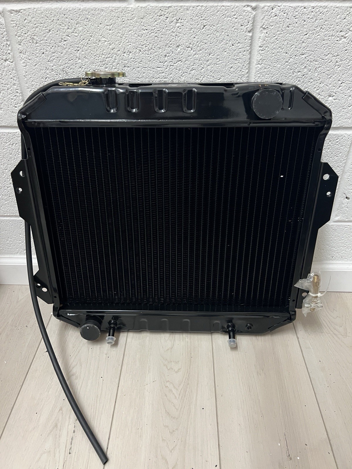 21460-6G101, 214606G101 Nissan Radiator 21460-6G101-D SK-16220831SR New Open Box