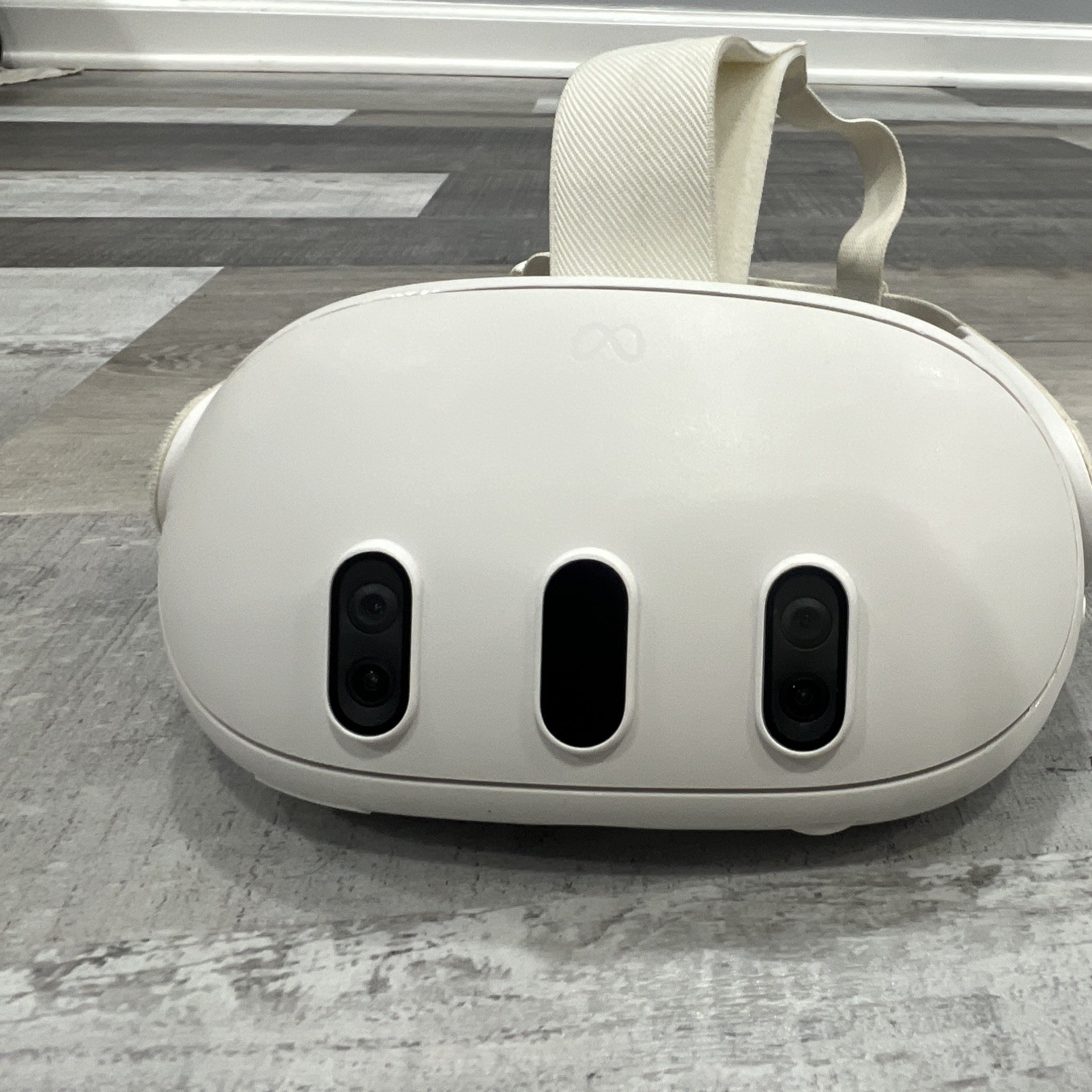 Meta Quest 3 VR Headset White w/Touch Plus Controllers+NEW Facial Interface+Case