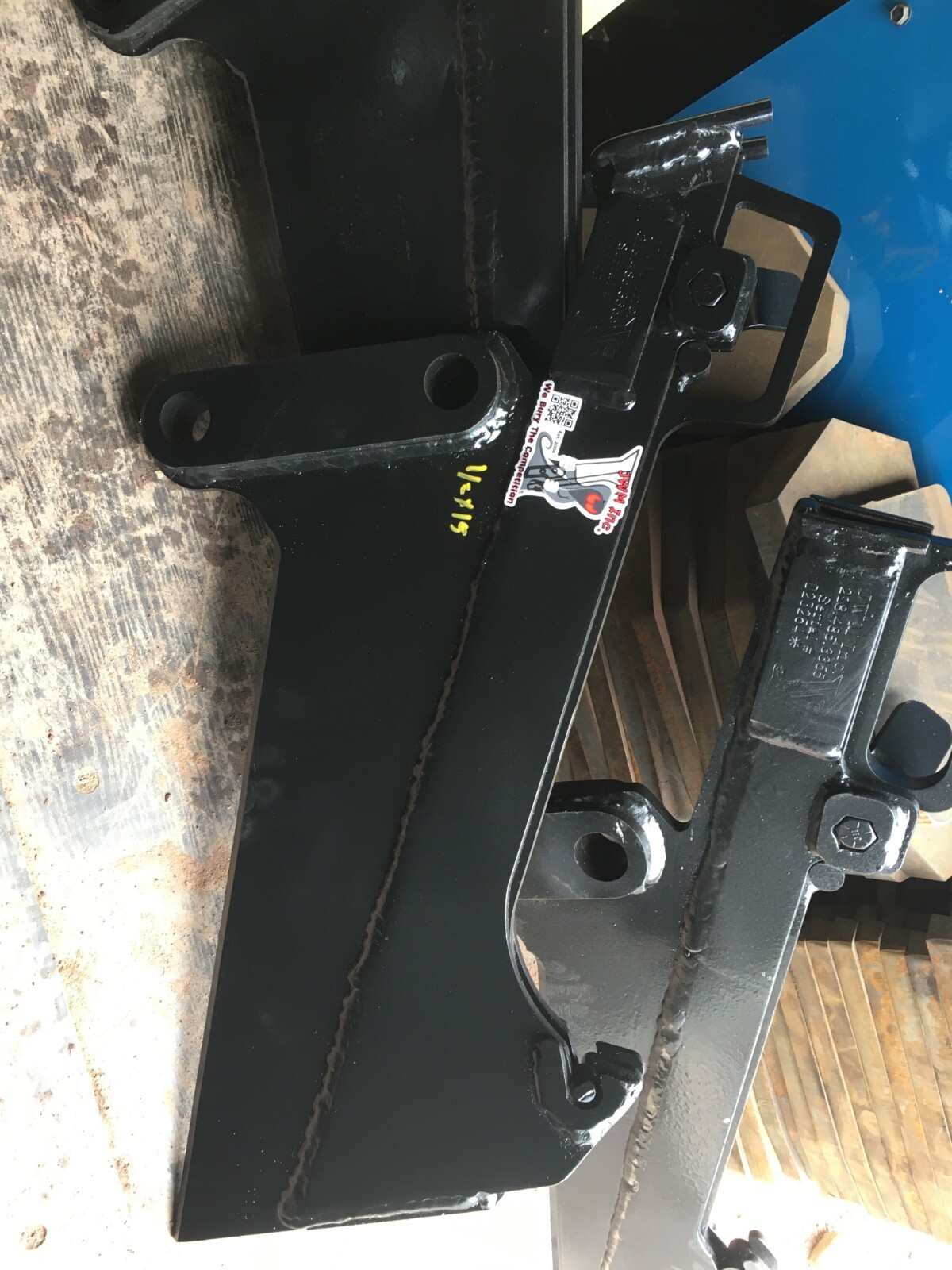 Ditch Witch 255-410SX, Mini Skid 18" Depth 1/2" Chute Vibratory Plow Blade