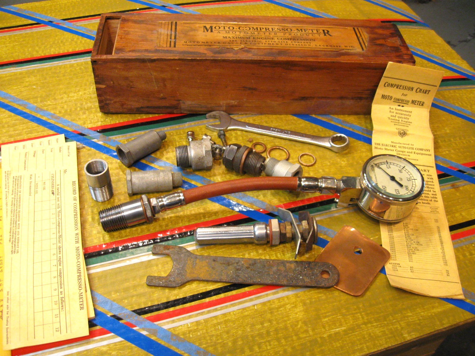 Vintage 20s-30s  Motor Compression Tester. Electric Autolite Co. Wood box. Mint.