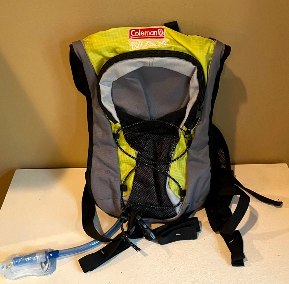 New Coleman Max Hydration 8L Backpack Bag 2L Bladder Yellow Green NWT Hiking