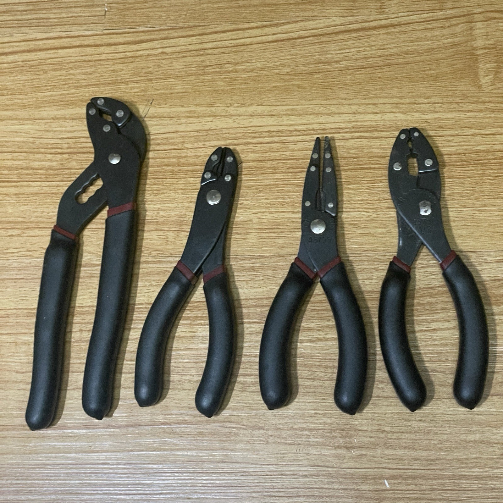 Craftsman USA Laminated 4Pc Pliers Set