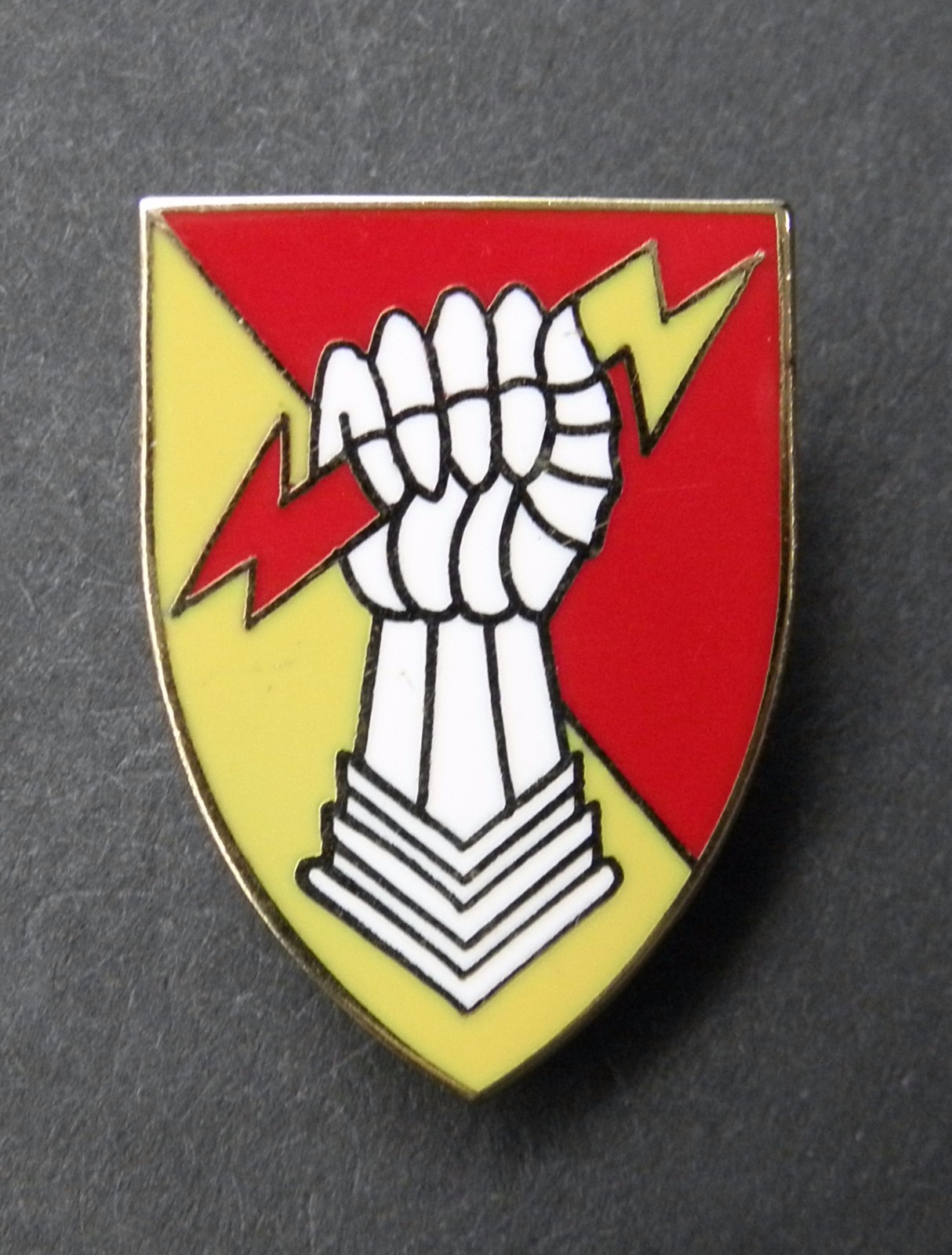 US ARMY 38th AIR DEFENSE ARTILLERY BRIGADE KOREA LAPEL HAT PIN BADGE 1 INCH