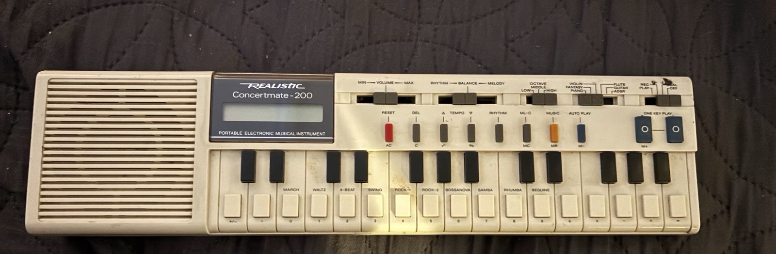 Realistic Concertmate 200 Keyboard Synthesizer Complete With Case & Instructions