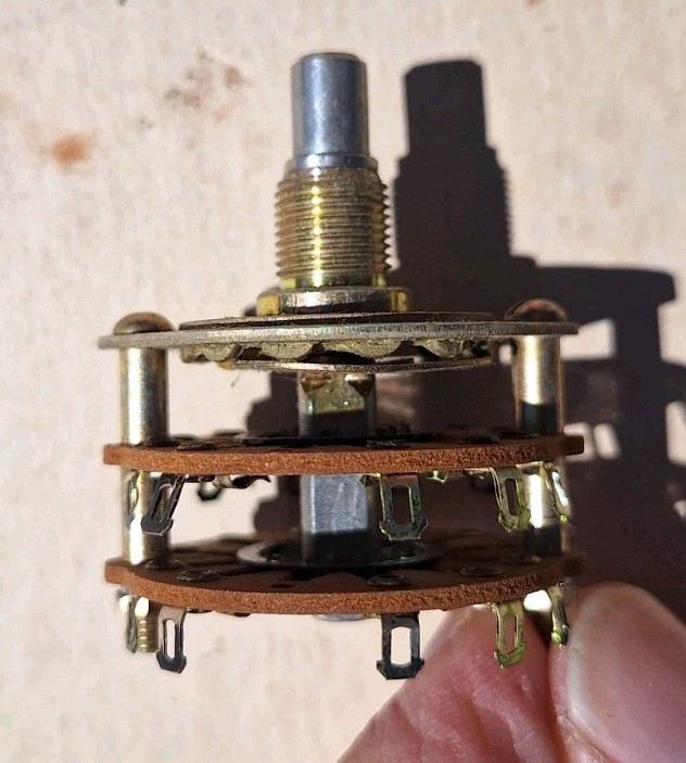 2 Pole 10 Position 2P10T Rotary Switch 2 Deck 5/8" Shaft NOS Electronics