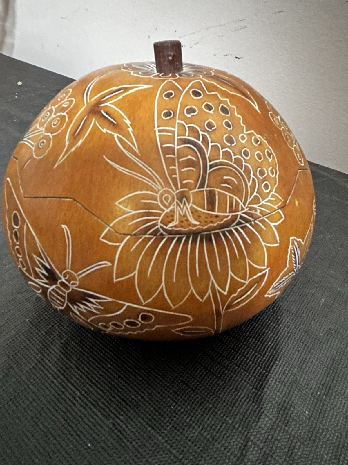 Hand Carved Peruvian Gourd Trinket Box Flowers Insects Butterflies Folk Art