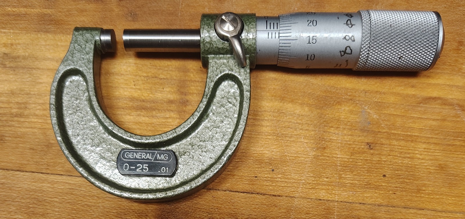 🗽 GENERAL 0-25 .01 METRIC  MICROMETER EXCELLENT CONDITION