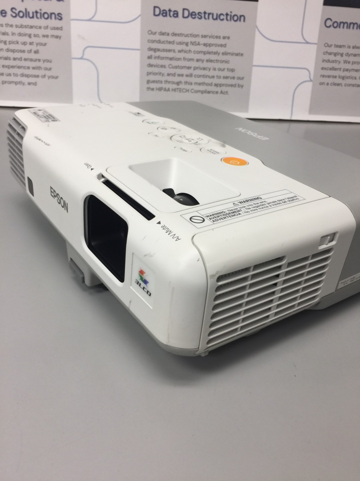 Epson PowerLite 92 LCD Projector model:H381A !!! TESTED!!!#624 LAMP HOURS LEFT !