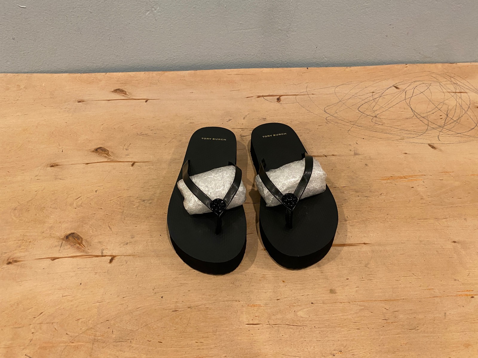 NWOT/B Tory Burch Platform Flip Flop , Leather Strap , Black , Size 9