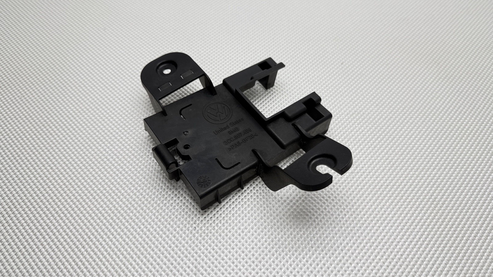 2020 2021 2022 - 2024 Volkswagen Atlas Cross Sport Mount Bracket 3CC 907 456 OEM